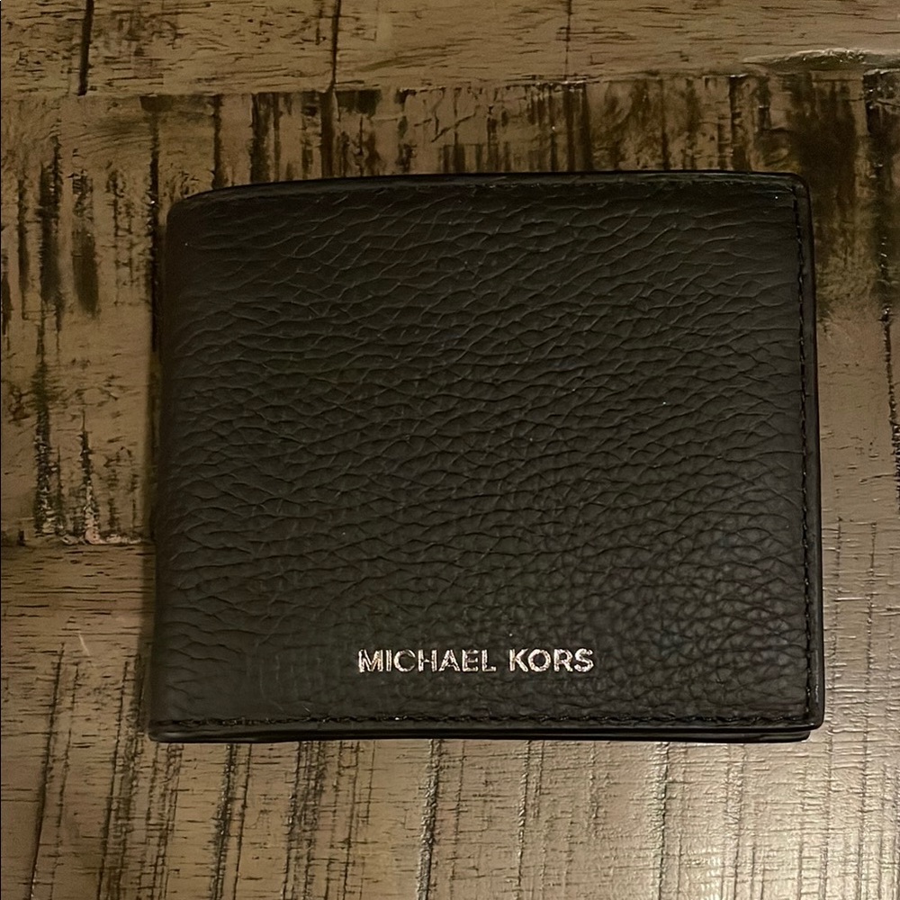 Michael Kors Black Key Card Holder Sleek Design